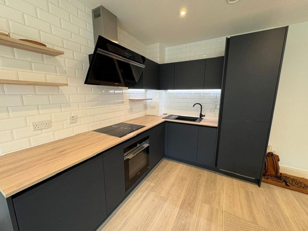 Apartment in Brighton - View 3