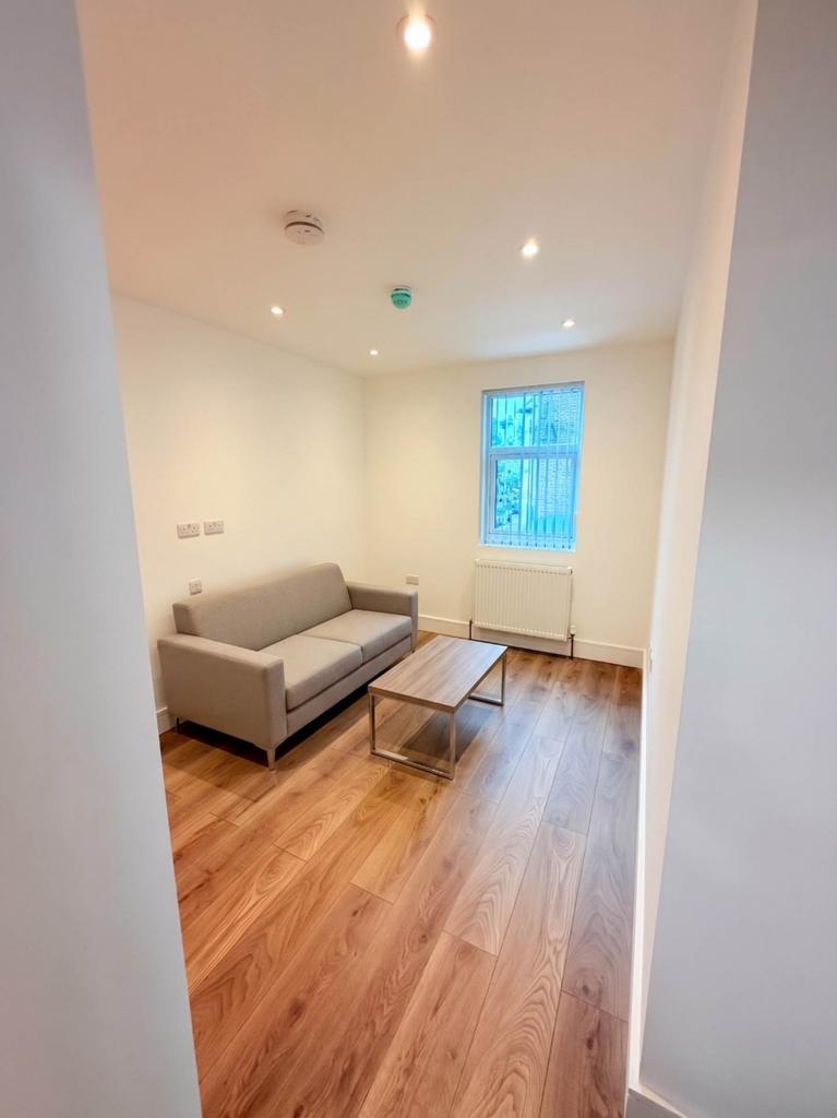 House in London - View 3