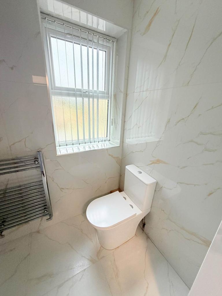 House in London - View 5