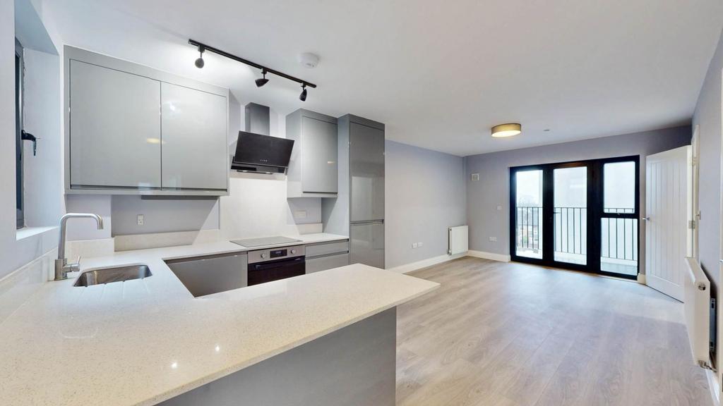 Apartment in Hounslow - View 5