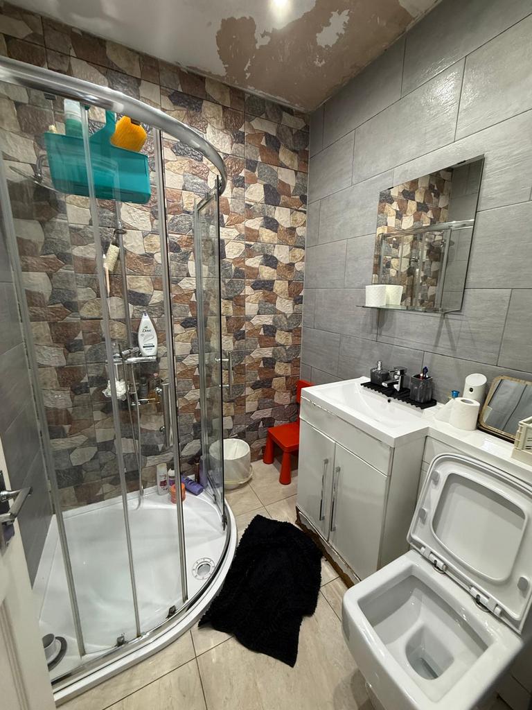House in Dagenham - View 3