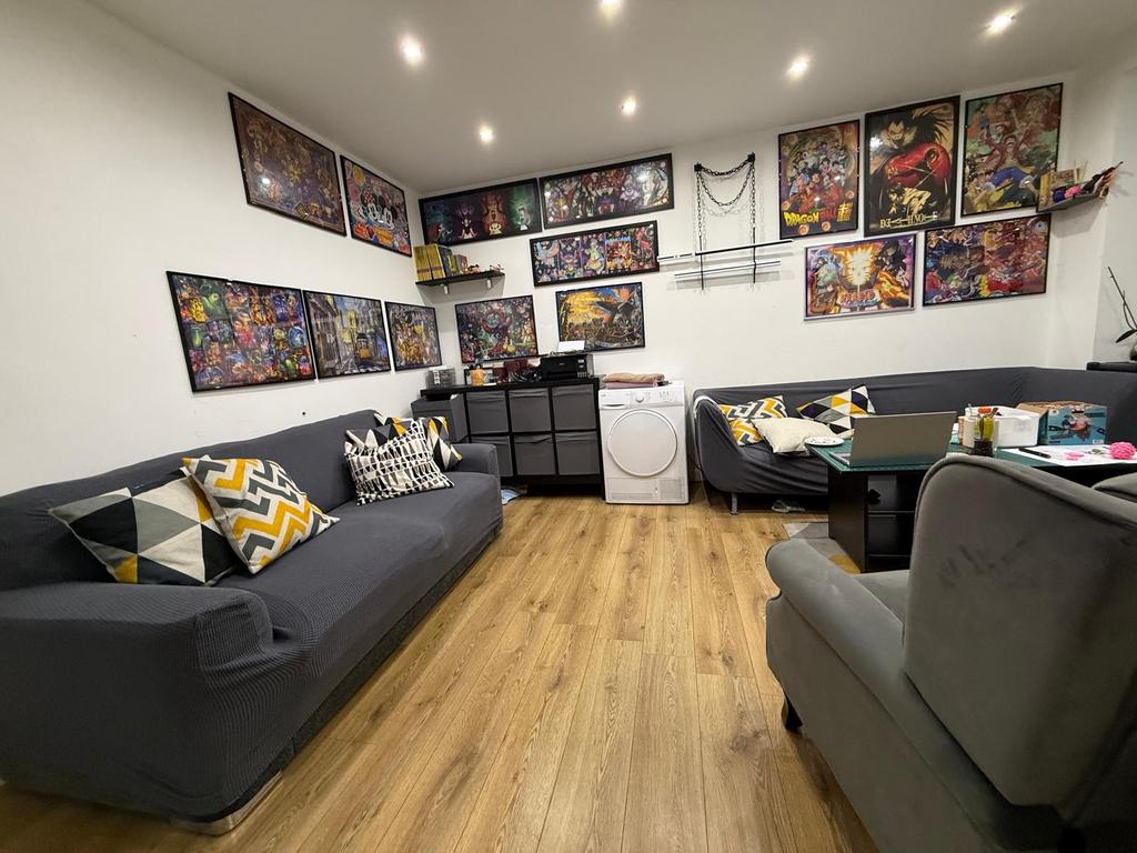 House in Dagenham - View 5