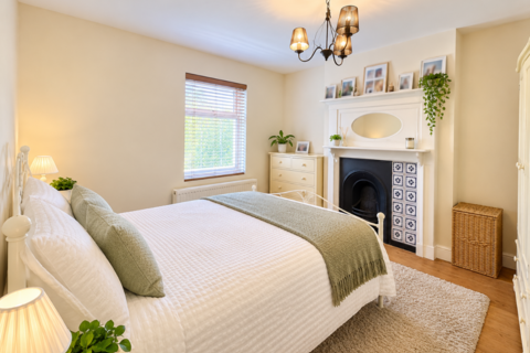 2 bedroom end of terrace house for sale, Crescent Road, Warley, Brentwood