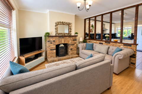 2 bedroom end of terrace house for sale, Crescent Road, Warley, Brentwood