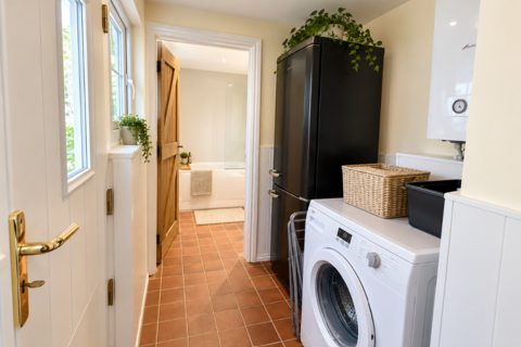 2 bedroom end of terrace house for sale, Crescent Road, Warley, Brentwood
