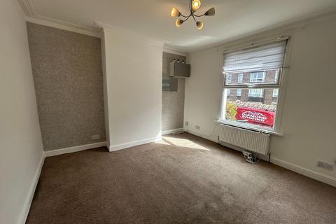 2 bedroom terraced house to rent, Congleton Grove , Woolwich