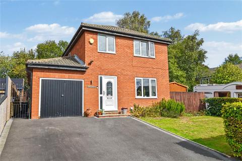 4 bedroom detached house for sale, Broadcroft Grove, Tingley, Wakefield, West Yorkshire