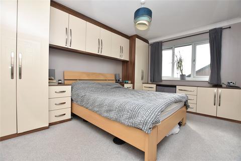4 bedroom detached house for sale, Broadcroft Grove, Tingley, Wakefield, West Yorkshire