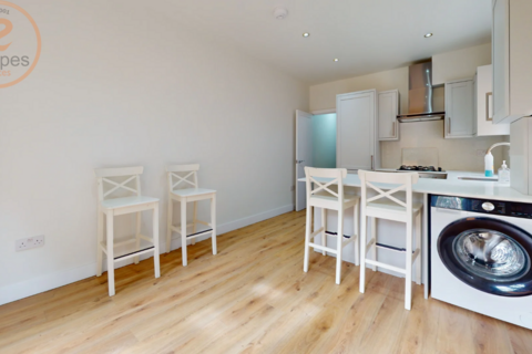2 bedroom maisonette to rent, Fortescue Road, Colliers Wood, Greater London