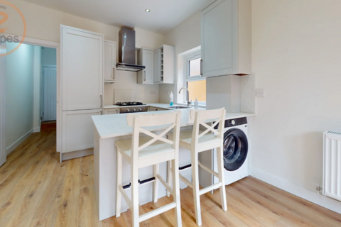 2 bedroom maisonette to rent, Fortescue Road, Colliers Wood, Greater London