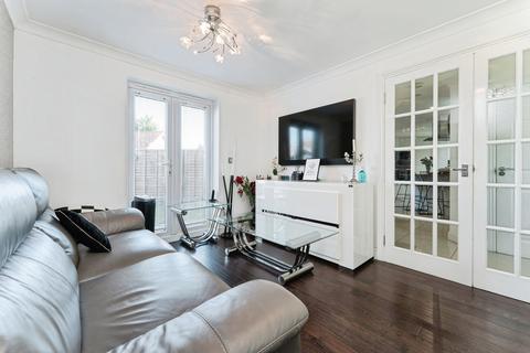 4 bedroom end of terrace house for sale, Chambers Drive, Cambridge, Cambridgeshire, CB4