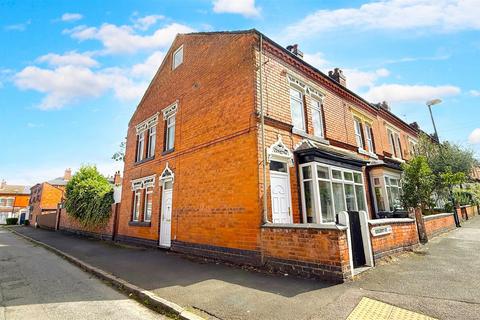 4 bedroom end of terrace house for sale, Oxford Street, Birmingham B30