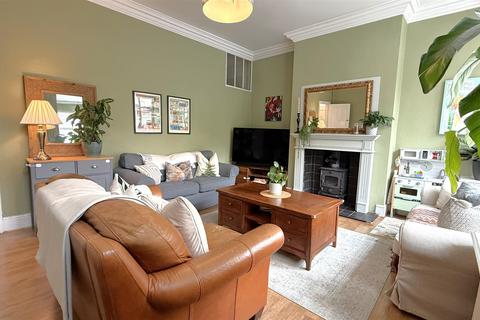 4 bedroom end of terrace house for sale, Oxford Street, Birmingham B30