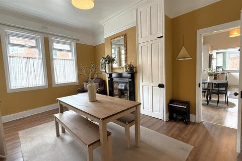 4 bedroom end of terrace house for sale, Oxford Street, Birmingham B30