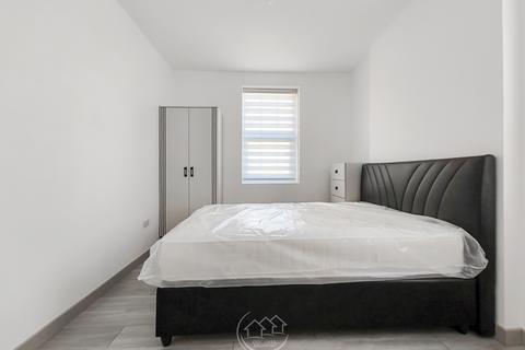 1 bedroom in a flat share to rent, Green Street, Enfield EN3
