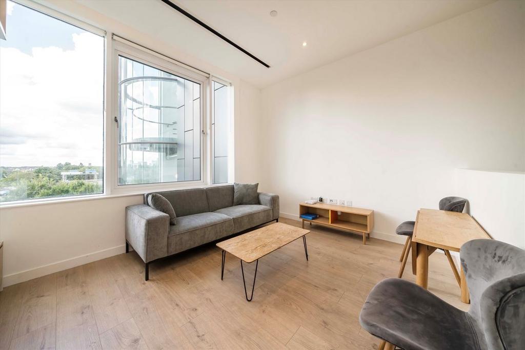 Apartment in Brentford - View 2