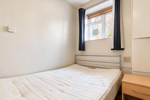 undefined, Triangle place, London, England, SW4