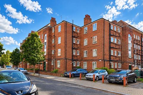 undefined, Triangle place, London, England, SW4