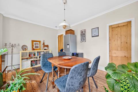 2 bedroom terraced house for sale, King Charles Crescent, Surbiton