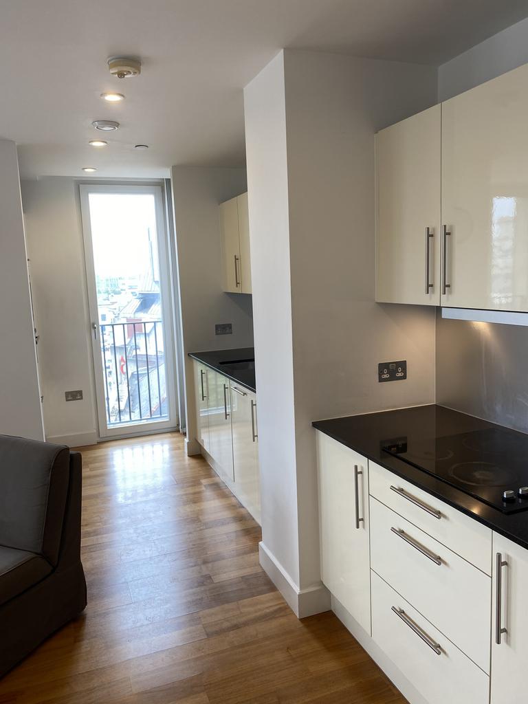 Apartment in Cardiff - View 4
