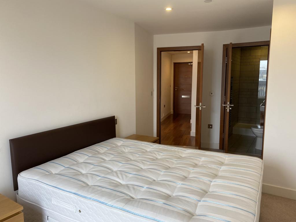 Apartment in Cardiff - More