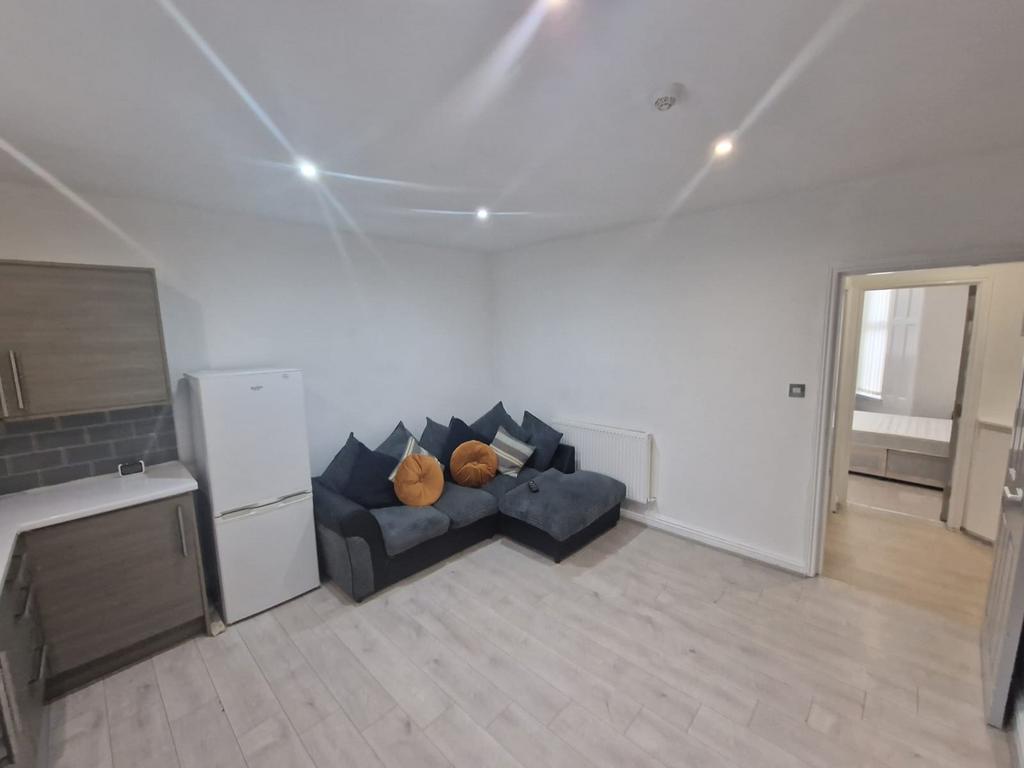 Apartment in Liverpool - View 3