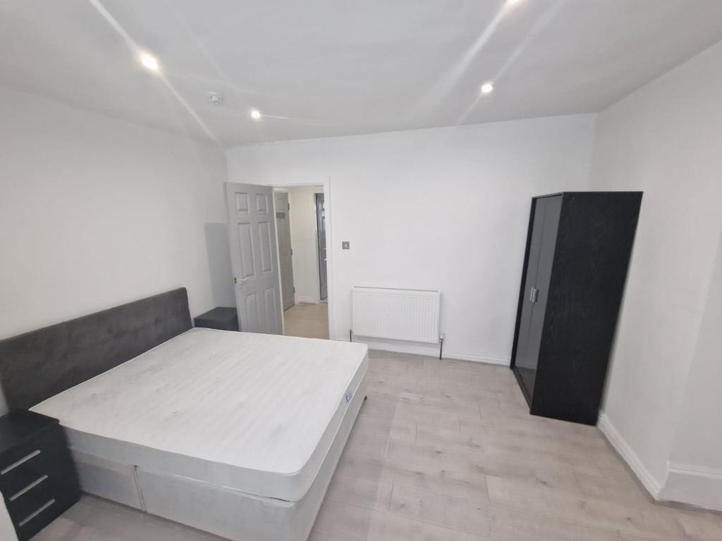 Apartment in Liverpool - View 5