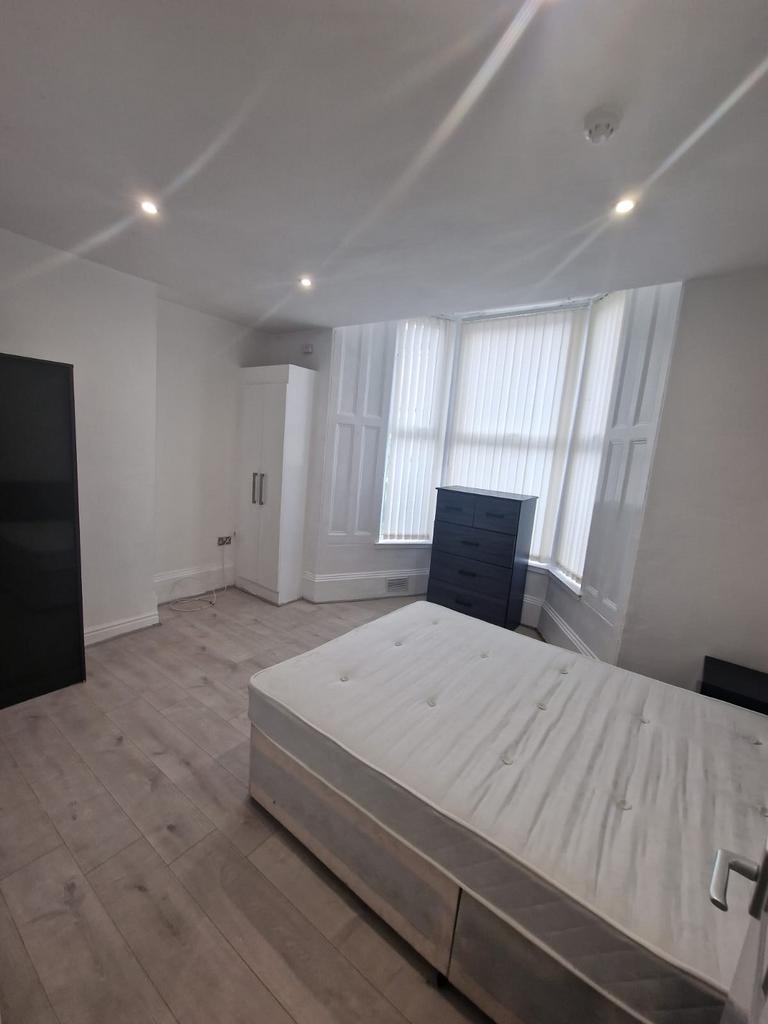 Apartment in Liverpool - More
