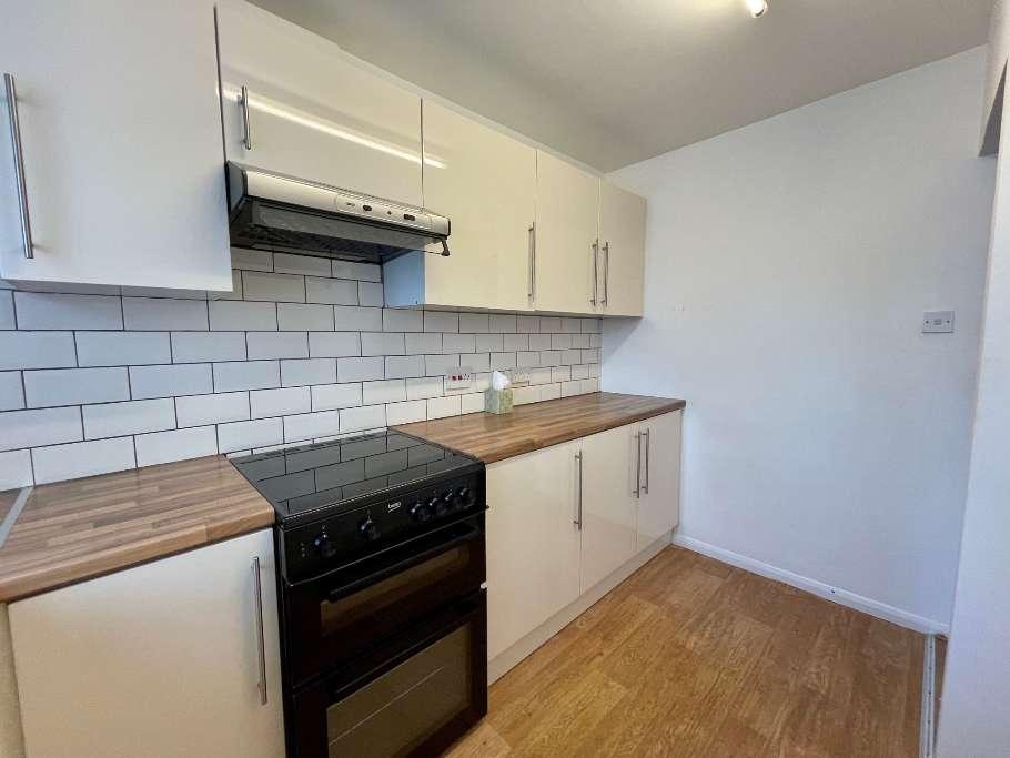 Apartment in Sunbury on Thames - View 4