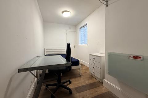 2 bedroom flat to rent, Pershore Road, Birmingham, B29