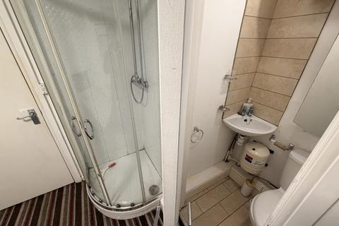 2 bedroom flat to rent, Pershore Road, Birmingham, B29