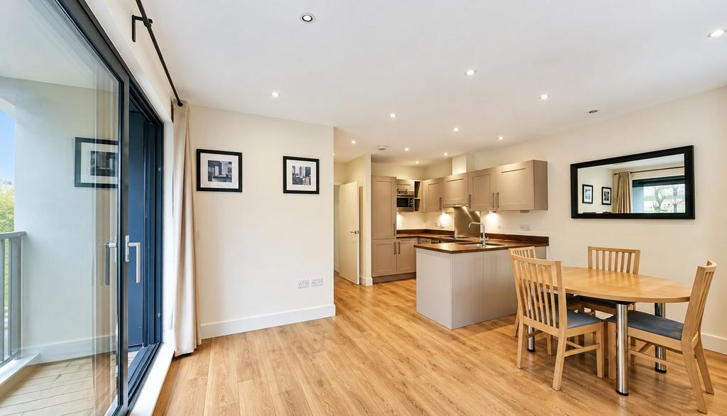 Apartment in London - More