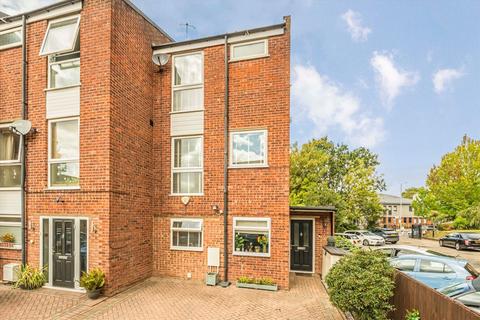 undefined, Kingston Hill, Kingston Upon Thames KT2