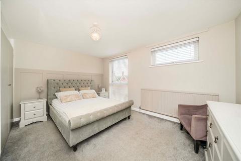 undefined, Kingston Hill, Kingston Upon Thames KT2