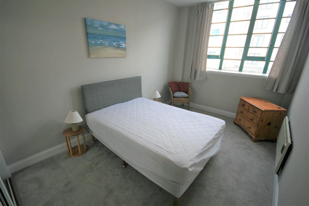 Apartment in Edinburgh - More