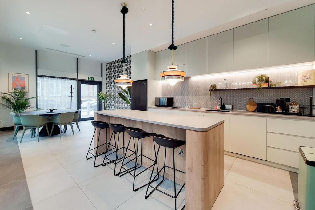 Apartment in London - More