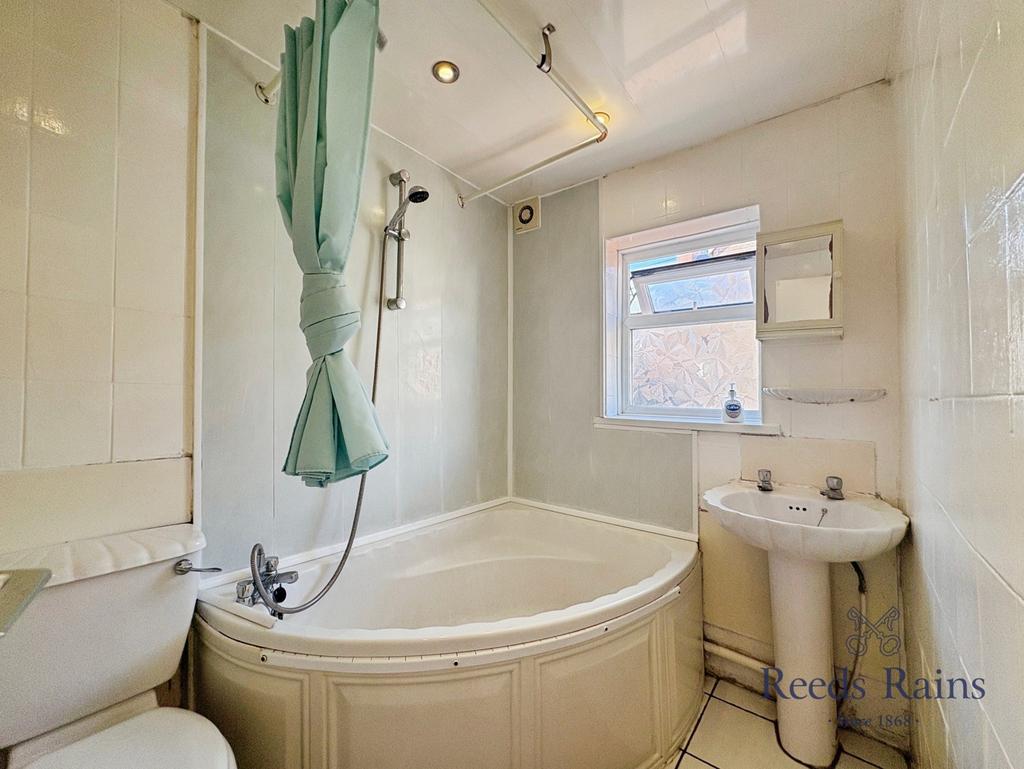 Apartment in Newcastle upon Tyne, Tyne and Wear - View 3