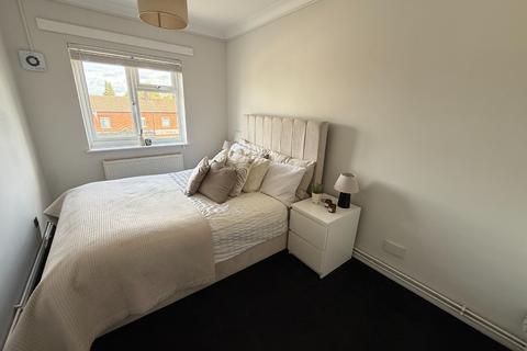 2 bedroom apartment for sale, Brittany Court, Dunstable LU6