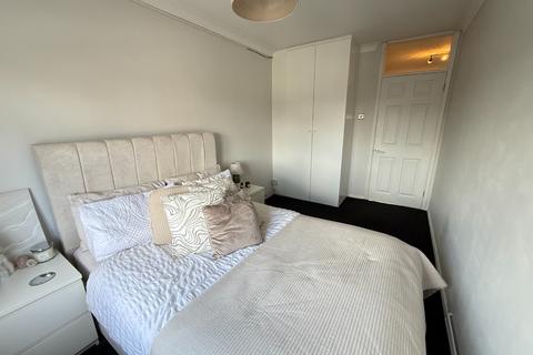 2 bedroom apartment for sale, Brittany Court, Dunstable LU6