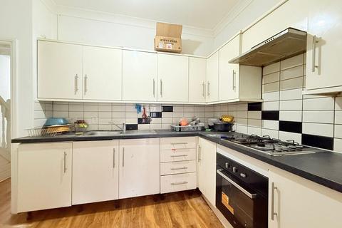 1 bedroom in a house share to rent, Ilford IG1