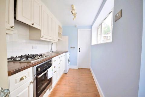 2 bedroom terraced house to rent, Hyde Close, Hampshire SO23