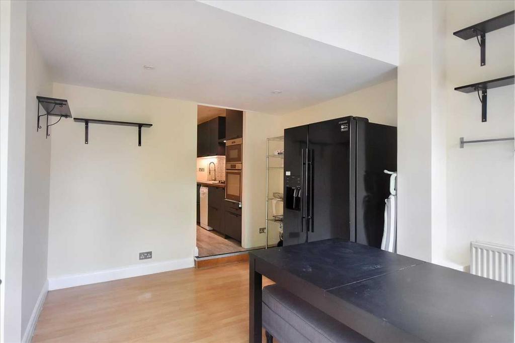 Apartment in London - View 5