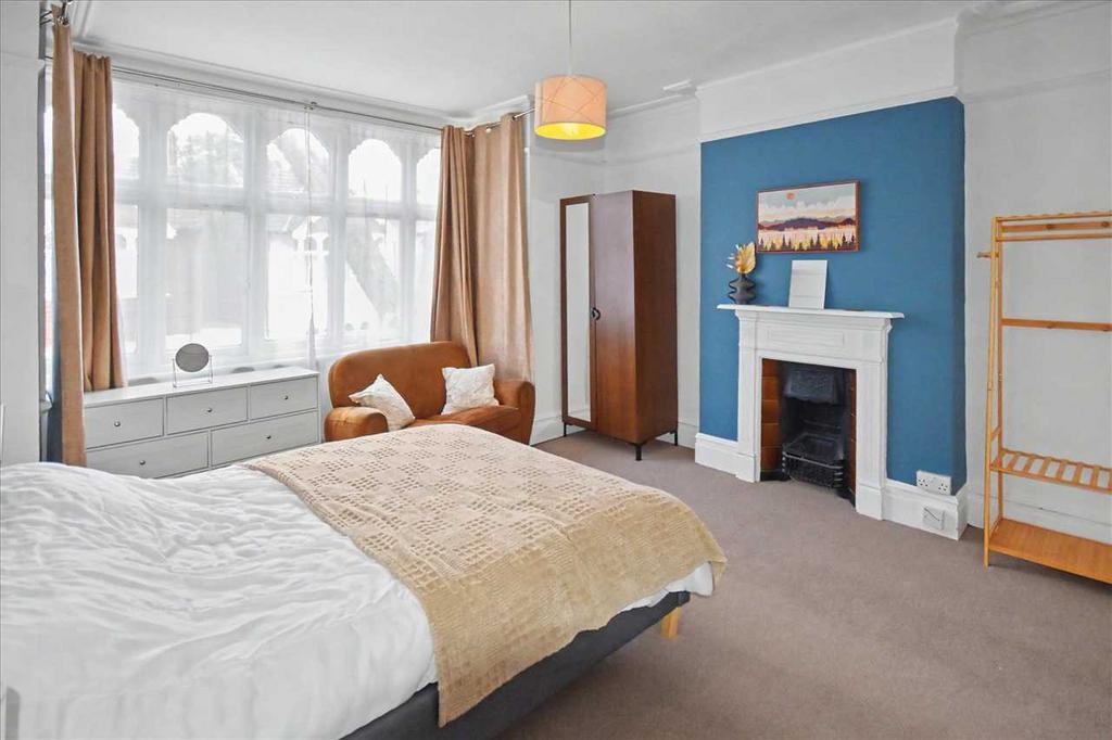 House in London - View 2