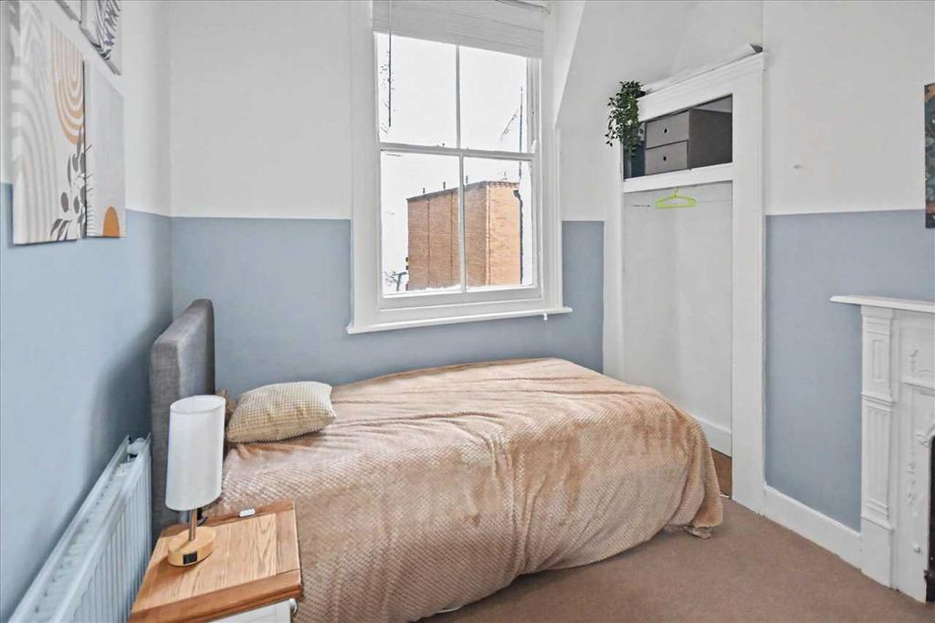 House in London - View 5