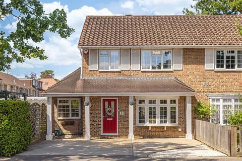 3 bedroom semi-detached house for sale, Chapel Road, Horley RH6