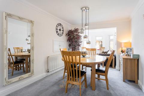 3 bedroom semi-detached house for sale, Chapel Road, Horley RH6