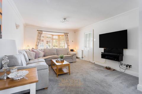 3 bedroom semi-detached house for sale, Chapel Road, Horley RH6