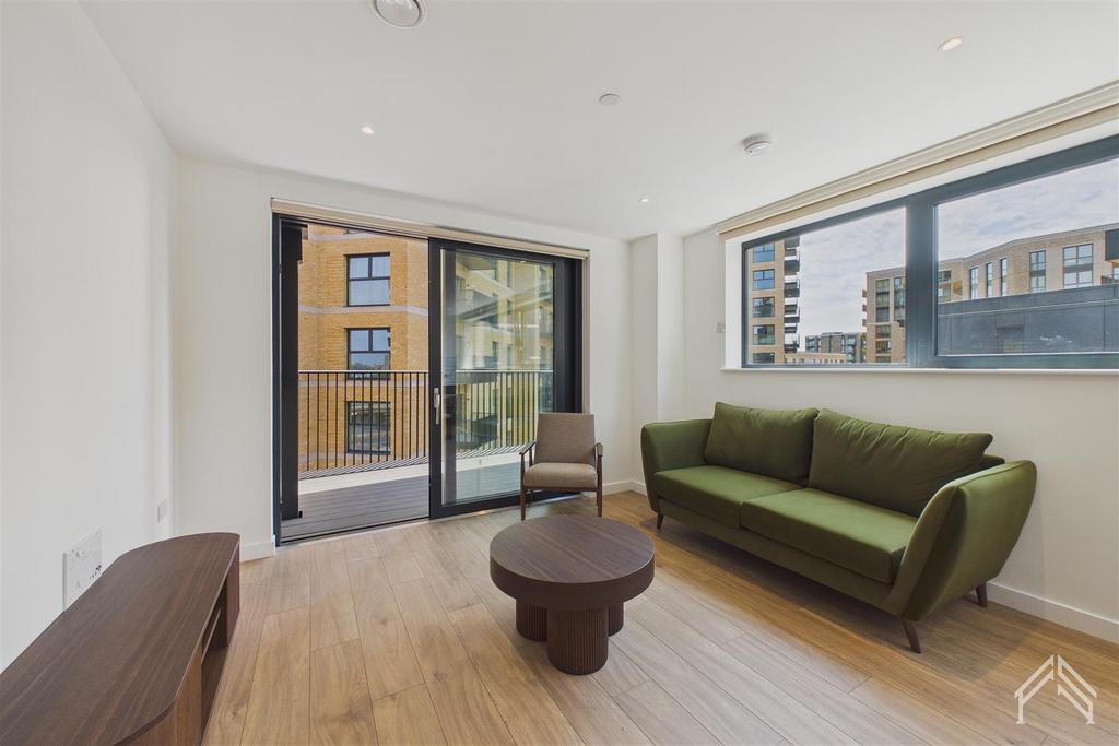 Apartment in Brentford - More
