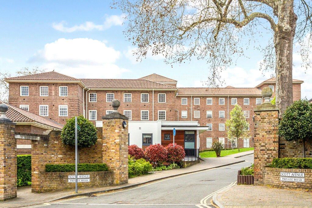 Apartment in East Putney - More