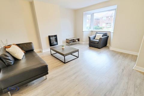 3 bedroom semi-detached house for sale, Halton Drive, Crewe